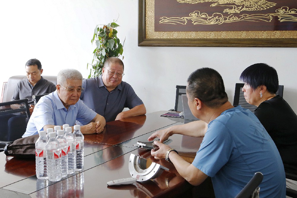 流體密封泰斗王玉明院士蒞臨華宇通